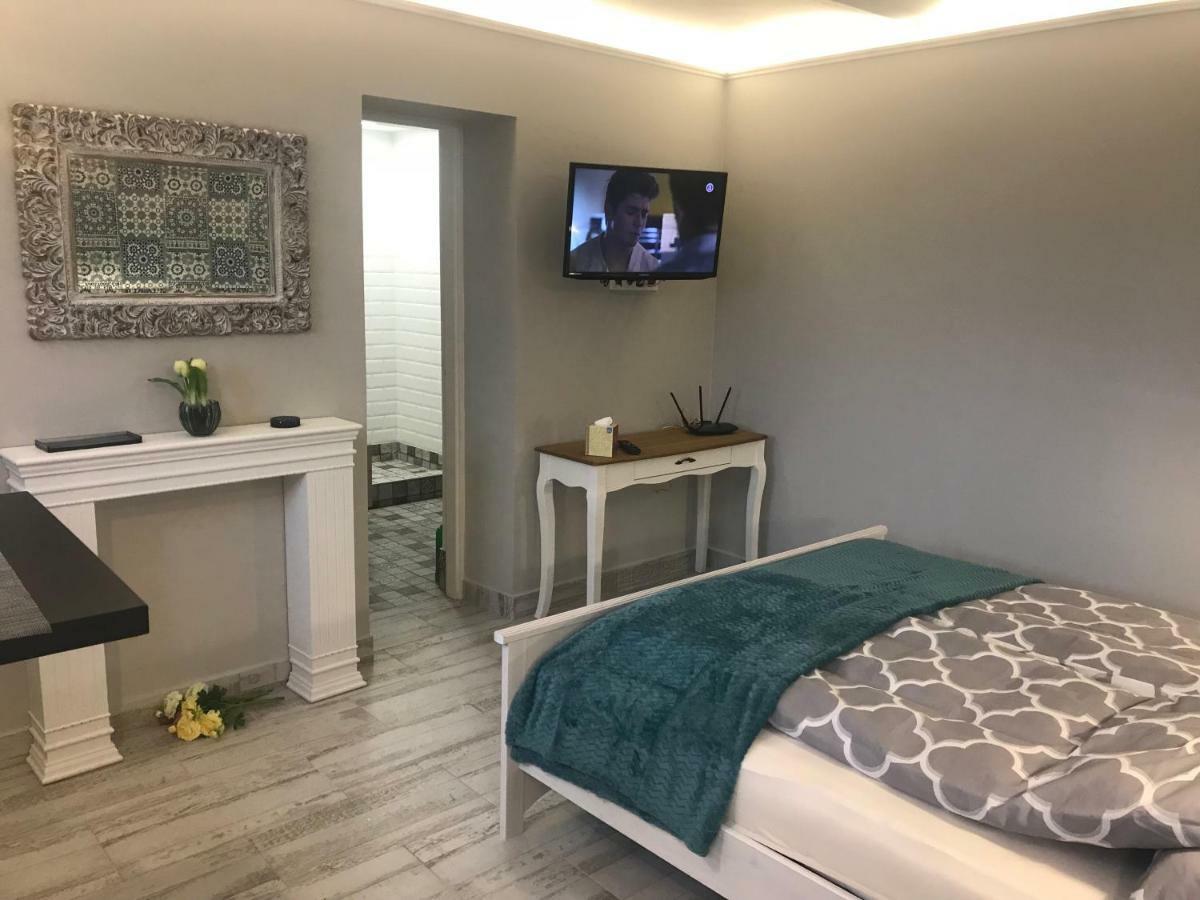 Aradi Apartman Pécs Eksteriør bilde